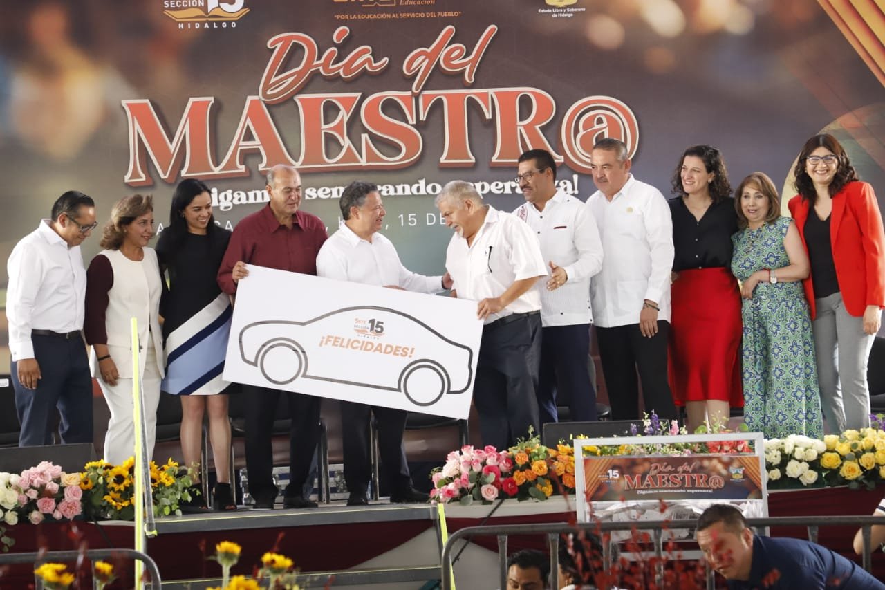 Gobierno de Hidalgo reconoce labor de las y los docentes - Sin Filtro Mx