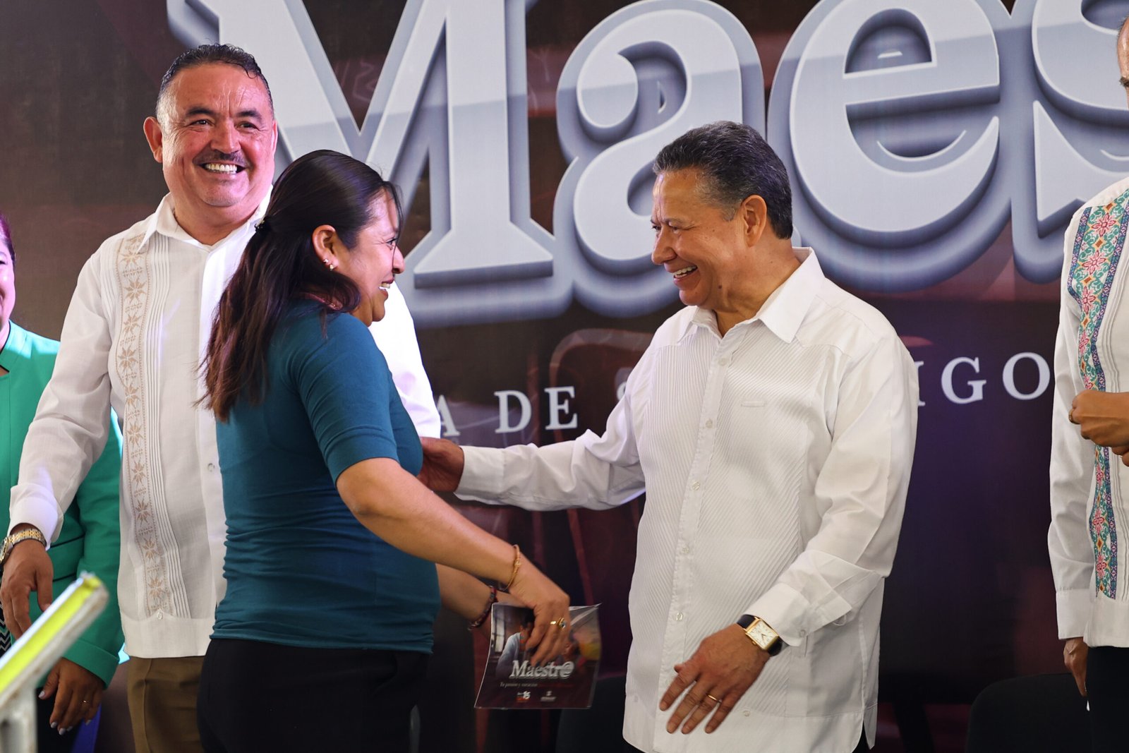 Hidalgo celebra a sus docentes: Gobierno reconoce su labor y reafirma ...
