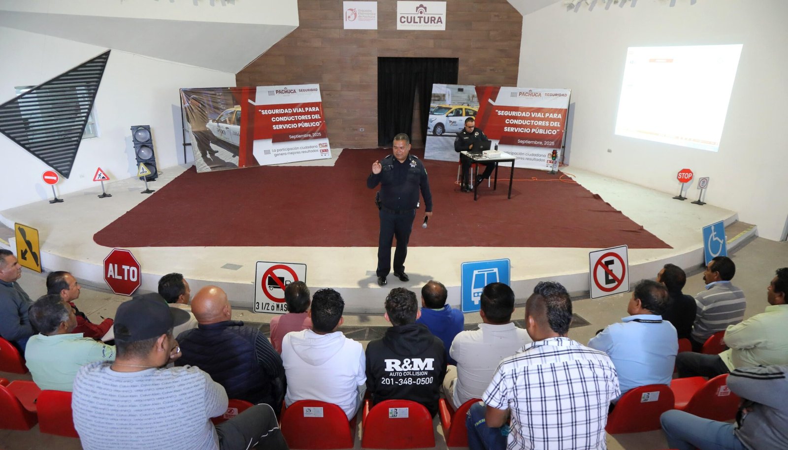Capacitan a más de 100 operadores del transporte público en Pachuca ...